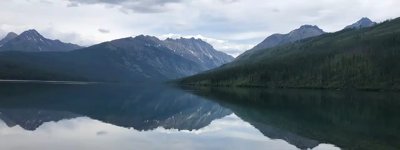 Aspen-landscape-16×6 a calm mountain lake in Aspen Colorado