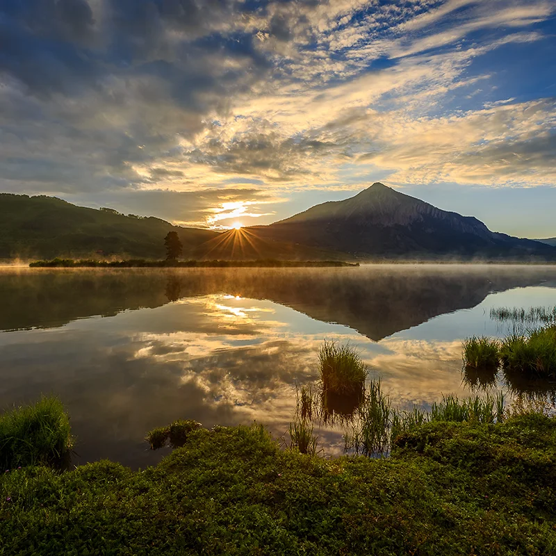 crested_butte_168136883 Sunrise over Peanut lake in Crested Butte Colorado