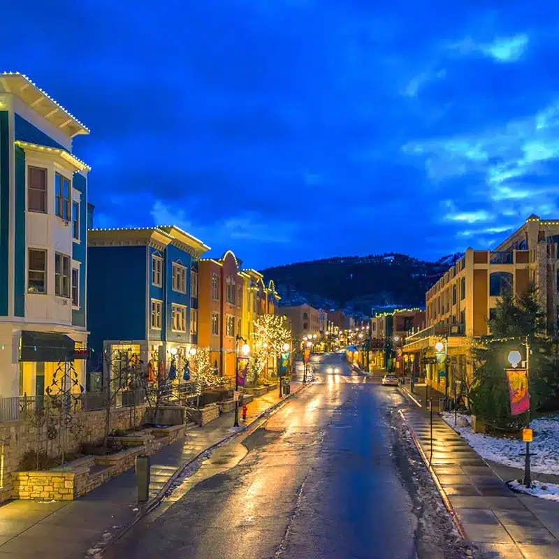 park_city_493509779 Downtown Park City at night